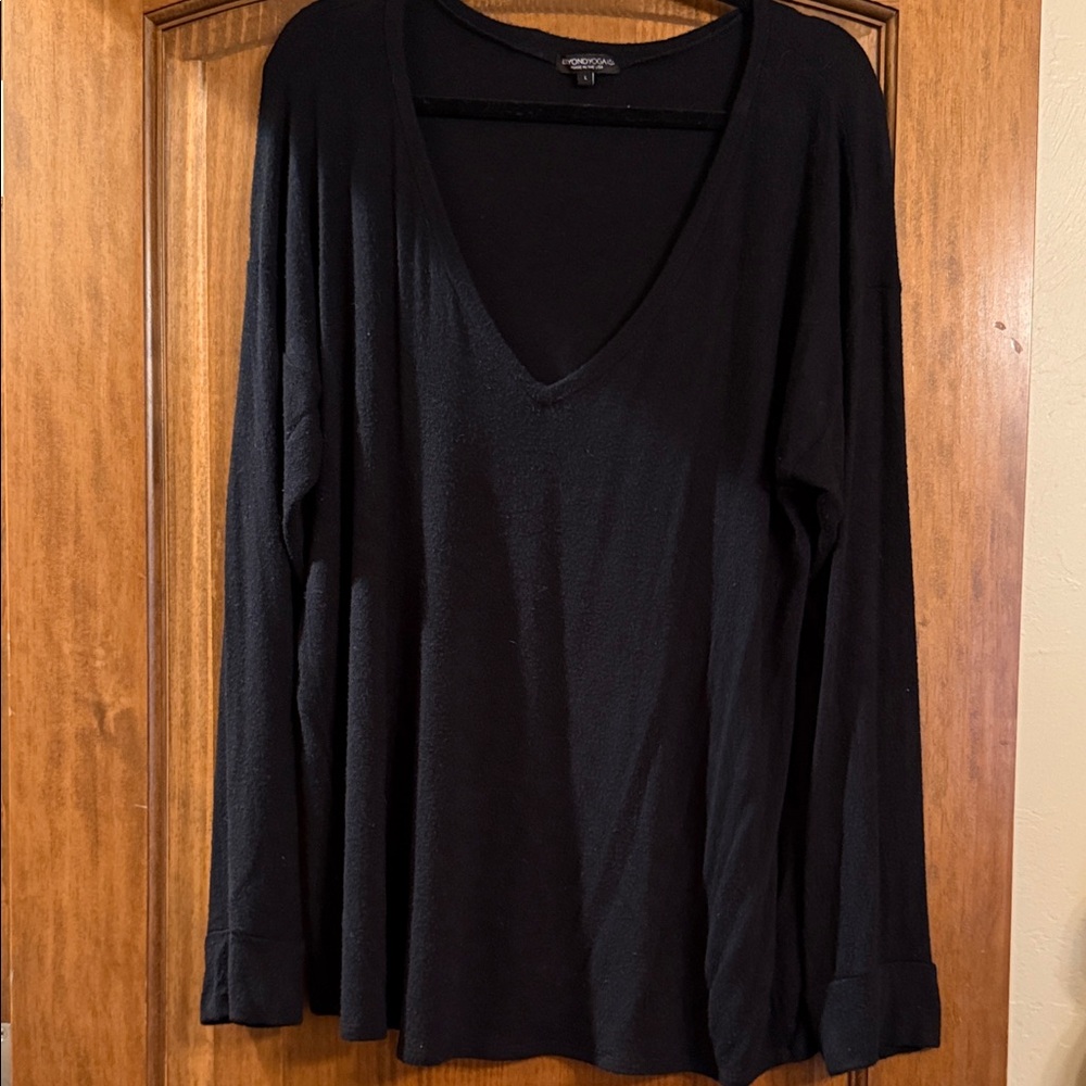 Beyond Yoga Black V-Neck Long Sleeve Sweater